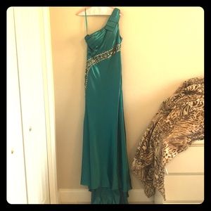Turquoise Prom Dress Body Flattering